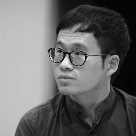 Qi WU .